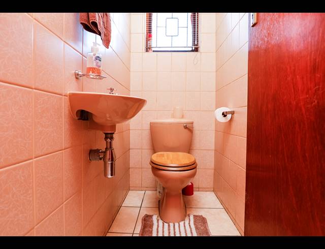 13 BEDROOM HOUSE FOR SALE IN CLARE ESTATE